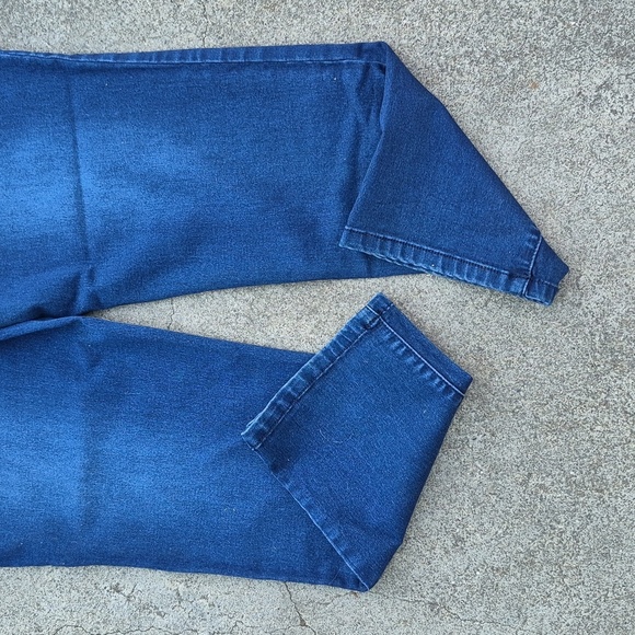 Rekucci Stretch Waist Straight Leg Jeans Sz 16 P 5 Pockets Gently Loved - Picture 7 of 9